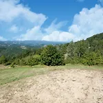 Dom wakacyjny Inviting In Appenines With Covered Swimming Pool