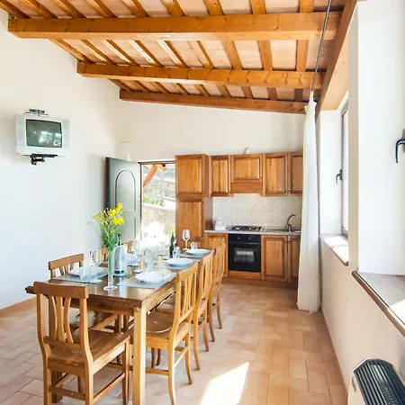 Inviting In Appenines With Covered Swimming Pool Дом отдыха