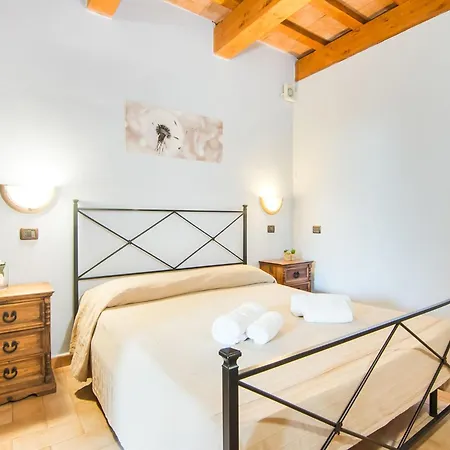 Inviting In Appenines With Covered Swimming Pool * Apecchio