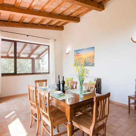 Holiday home Inviting In Appenines With Covered Swimming Pool