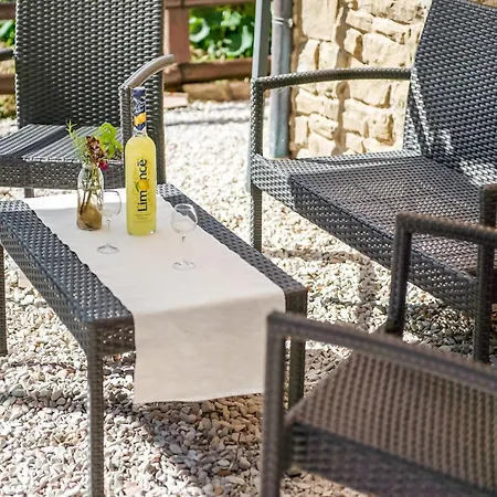 Inviting In Appenines With Covered Swimming Pool * Apecchio