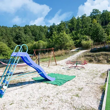 Holiday home Inviting In Appenines With Covered Swimming Pool