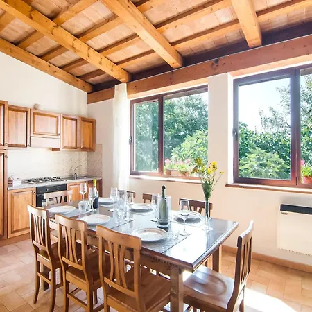 Holiday home Inviting In Appenines With Covered Swimming Pool *