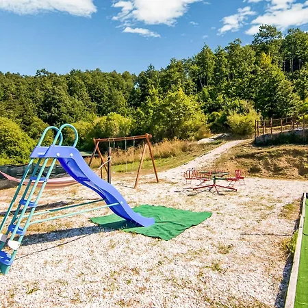 Дом отдыха Inviting In Appenines With Covered Swimming Pool *