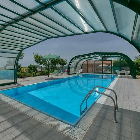 Inviting In Appenines With Covered Swimming Pool Дом отдыха