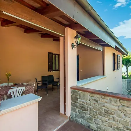 Дом отдыха Inviting In Appenines With Covered Swimming Pool Apecchio