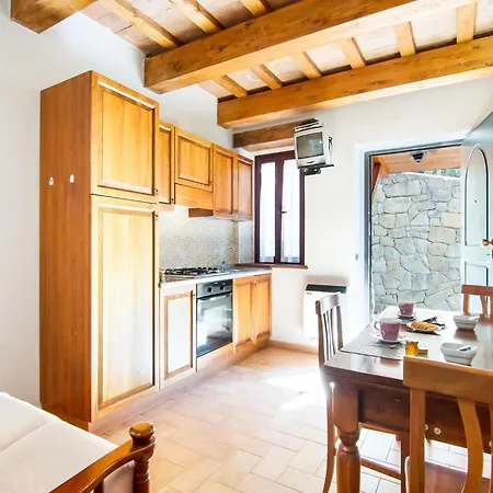 Inviting In Appenines With Covered Swimming Pool Hébergement de vacances