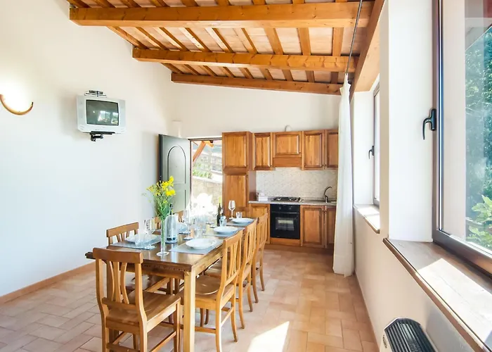 Inviting In Appenines With Covered Swimming Pool Casa vacanze