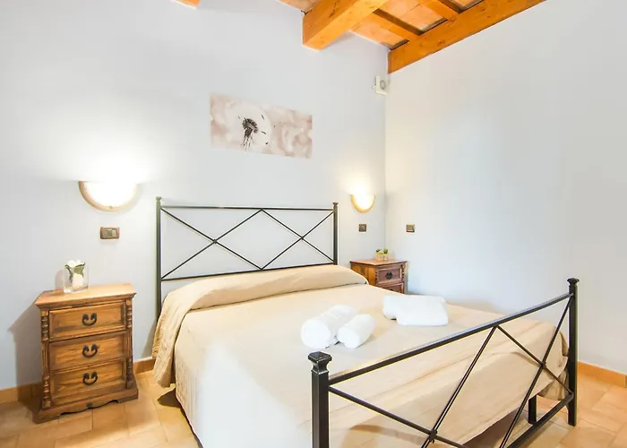 Inviting In Appenines With Covered Swimming Pool * Apecchio