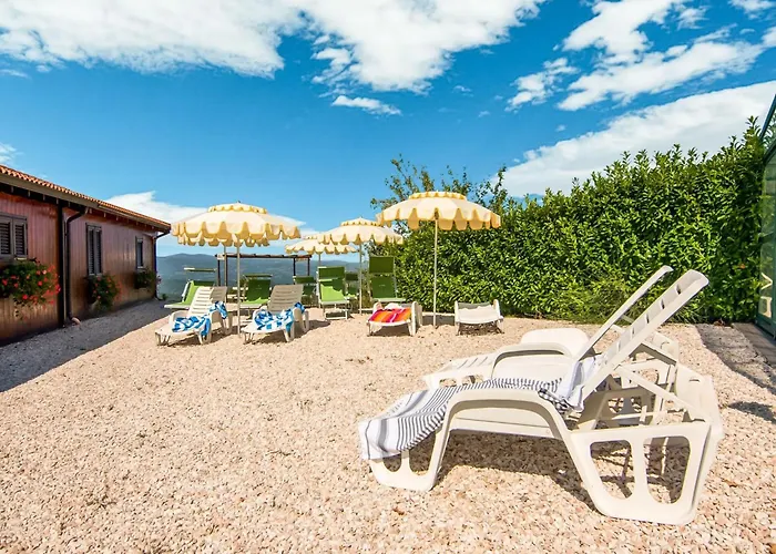 Inviting In Appenines With Covered Swimming Pool