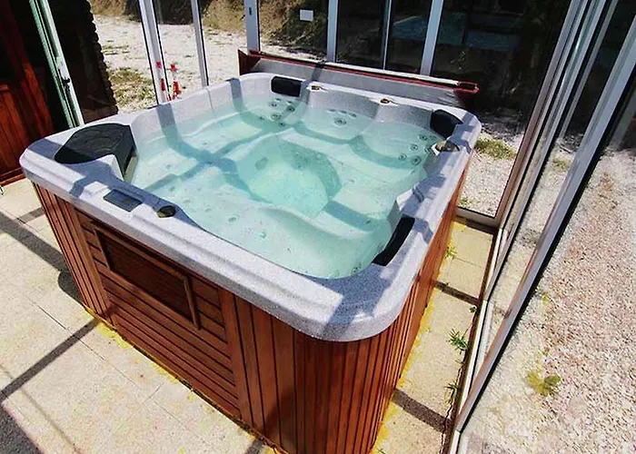 Inviting In Appenines With Covered Swimming Pool Casa vacanze Apecchio