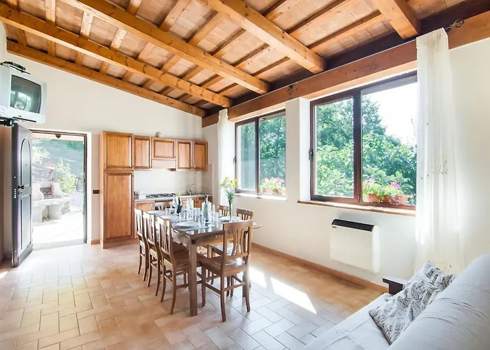 Casa vacanze Inviting In Appenines With Covered Swimming Pool