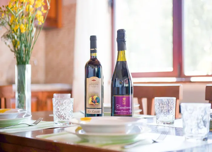 Inviting In Appenines With Covered Swimming Pool * Apecchio