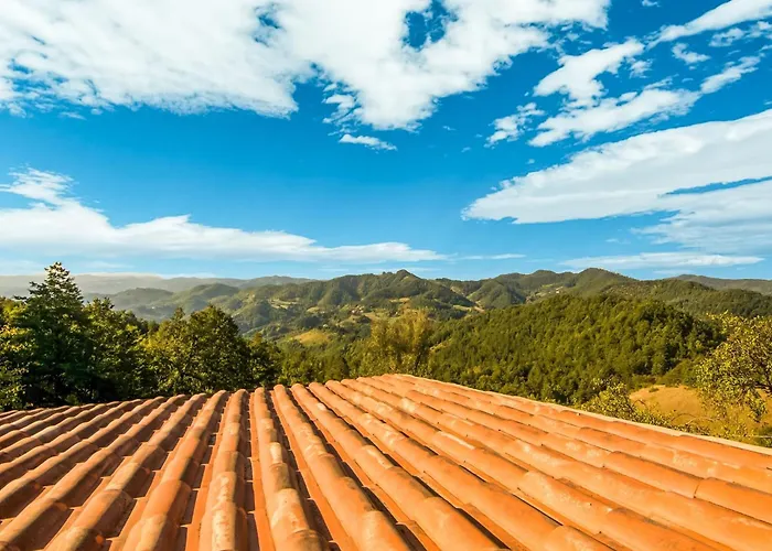 Inviting In Appenines With Covered Swimming Pool * Apecchio