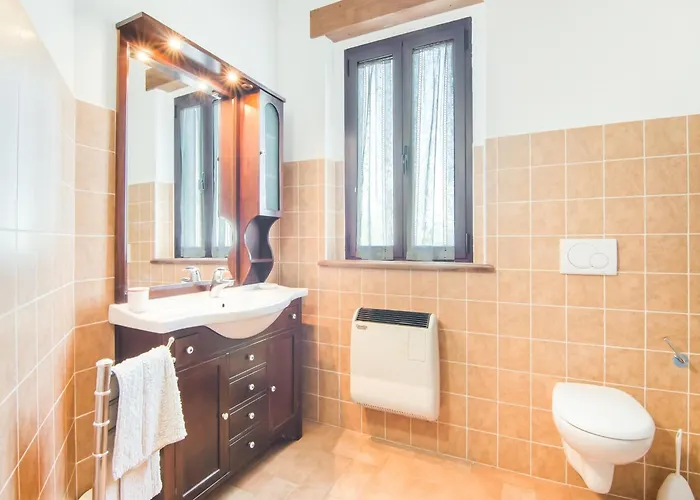 Inviting In Appenines With Covered Swimming Pool Casa vacanze Apecchio